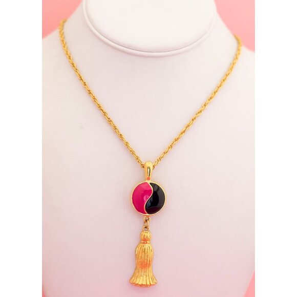 Vintage Red Yin & Yang Necklace by Avon 20 inch - P15 - Picture 3 of 4